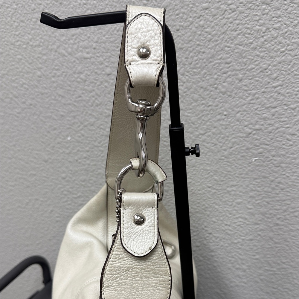 Coach Avery Pearlescent Small Hobo - Picture 7 of 14